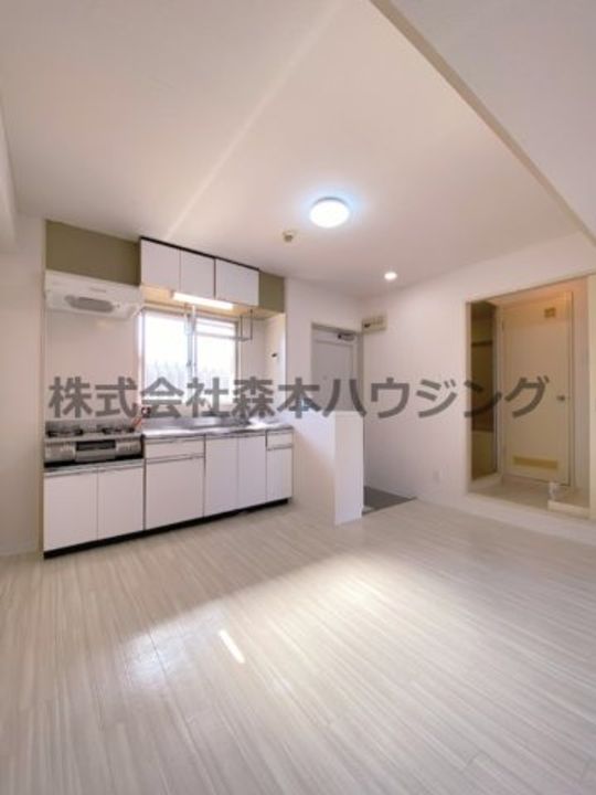 GM藤田町EAST 403の居間