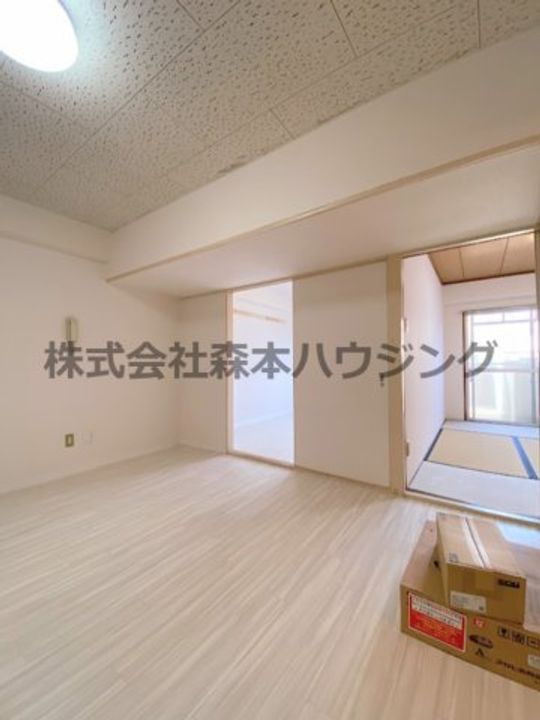 GM藤田町EAST 304の居間