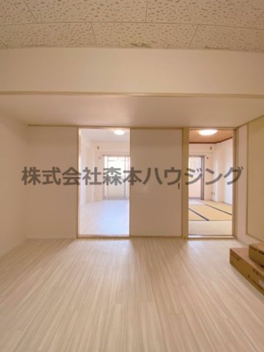 GM藤田町EAST 304の居間