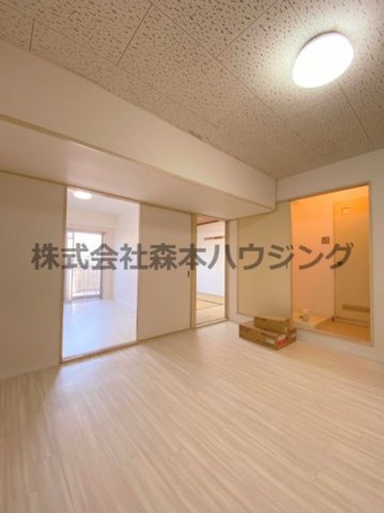 GM藤田町EAST 304の居間