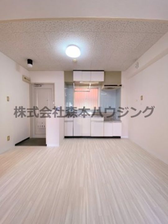 GM藤田町EAST 304の居間