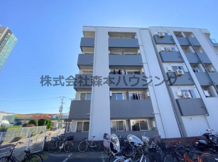 ピュアスモト C棟 401の外観