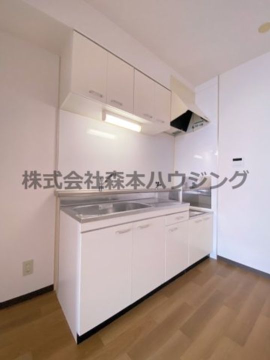 クレセントOSⅡ 405のキッチン