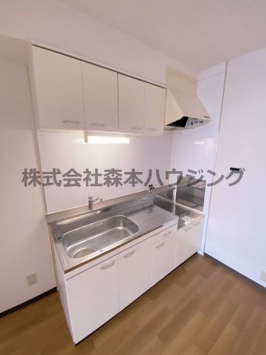 クレセントOSⅡ 405のキッチン