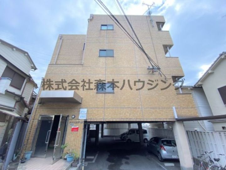 カサベルデ一柳 306の外観