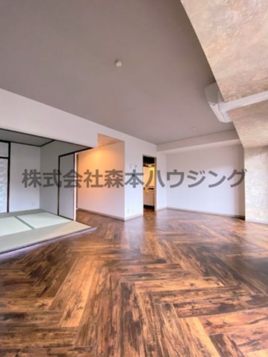 PHOENIX CORT交野Ⅱ 202の居間