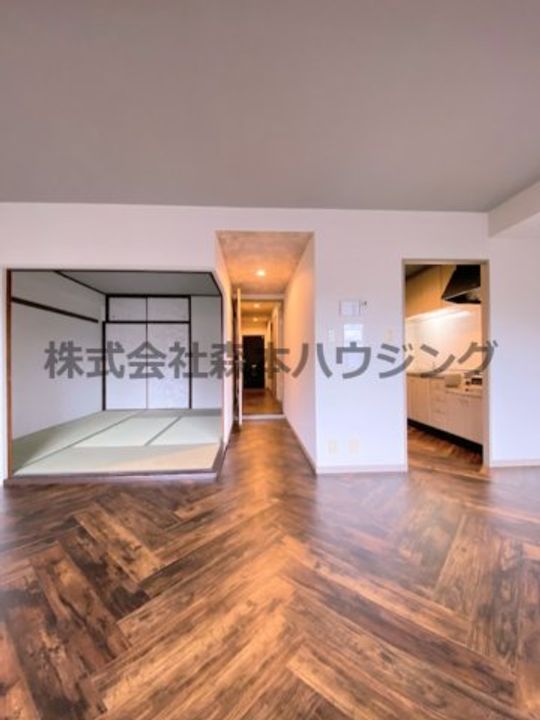 PHOENIX CORT交野Ⅱ 202の居間