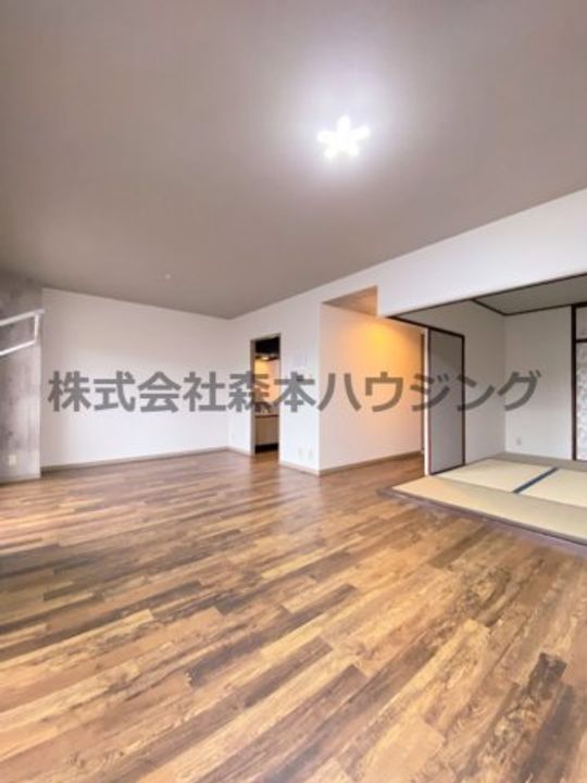 PHOENIX COURT 交野Ⅰ 602の居間