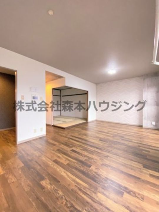 PHOENIX COURT 交野Ⅰ 602の居間