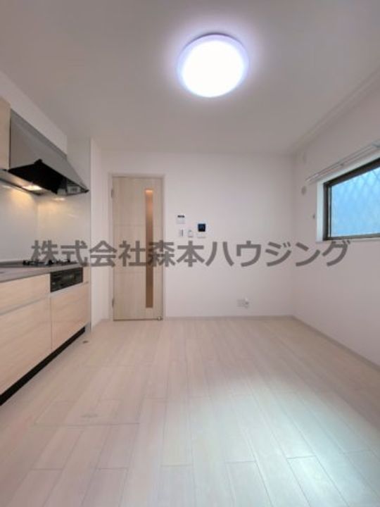 リプライネ中楠 207の居間