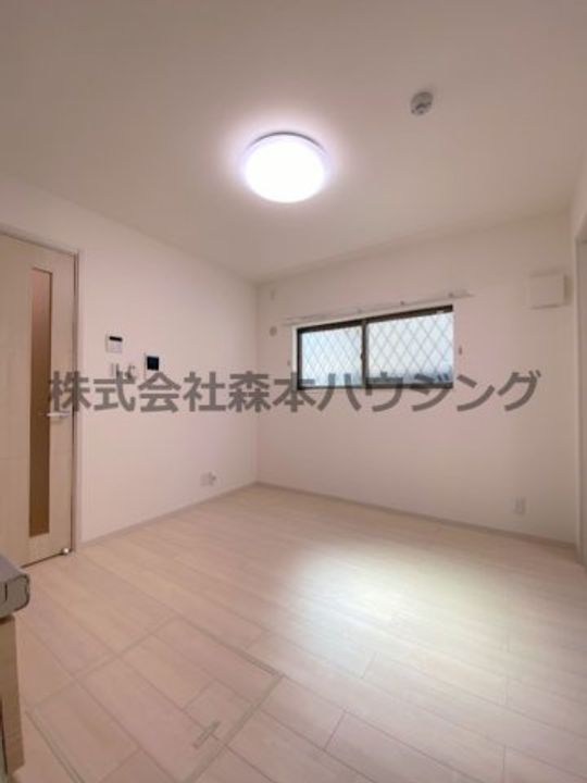 リプライネ中楠 207の居間