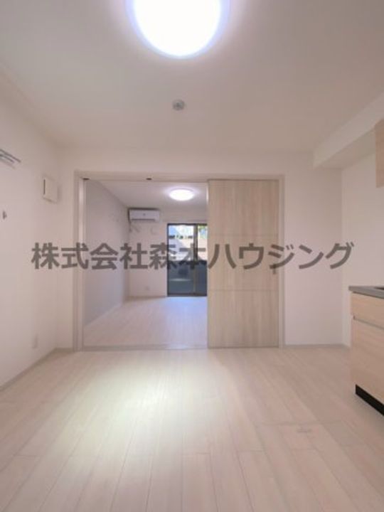 リプライネ中楠 207の居間