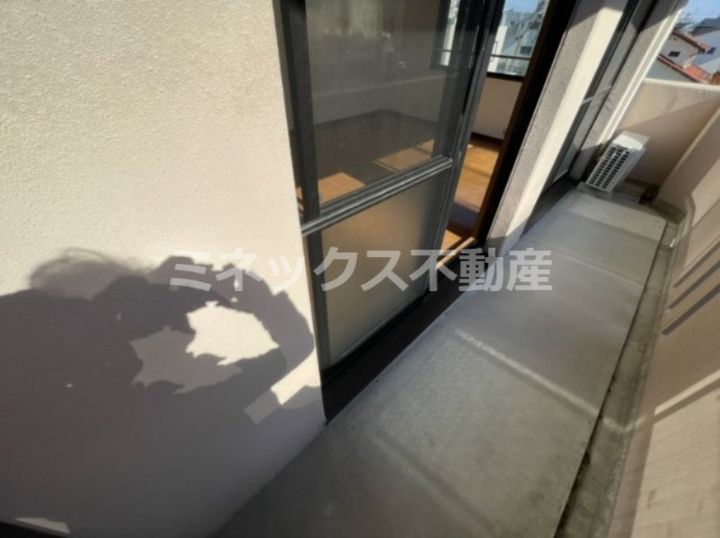 セルリア大橋の玄関