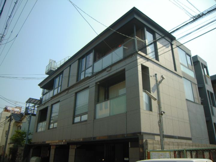 ヴェルビュ二条城東の外観