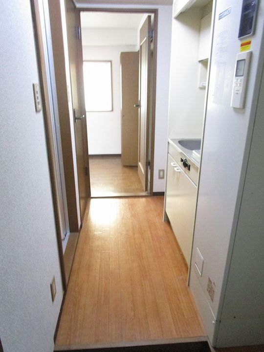 パーパス紫竹の玄関