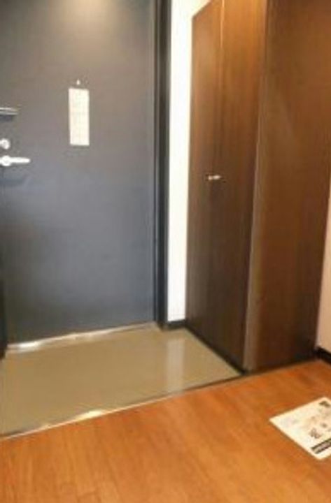 コモド二軒茶屋の玄関