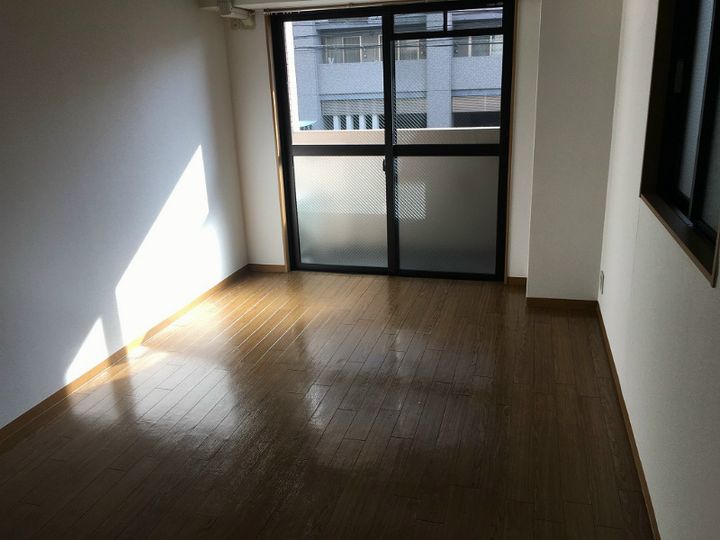 シカタセットビルディングの居間