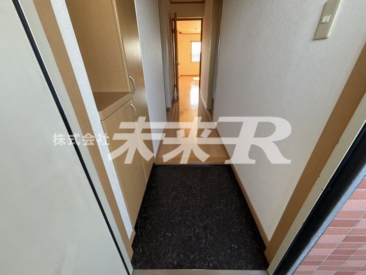 グラン201の玄関