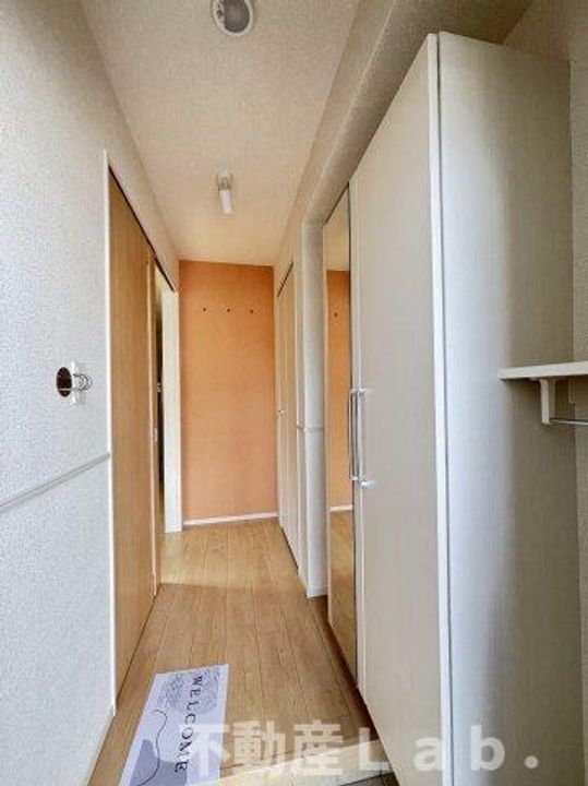 ベラ ルーチェ Bの玄関