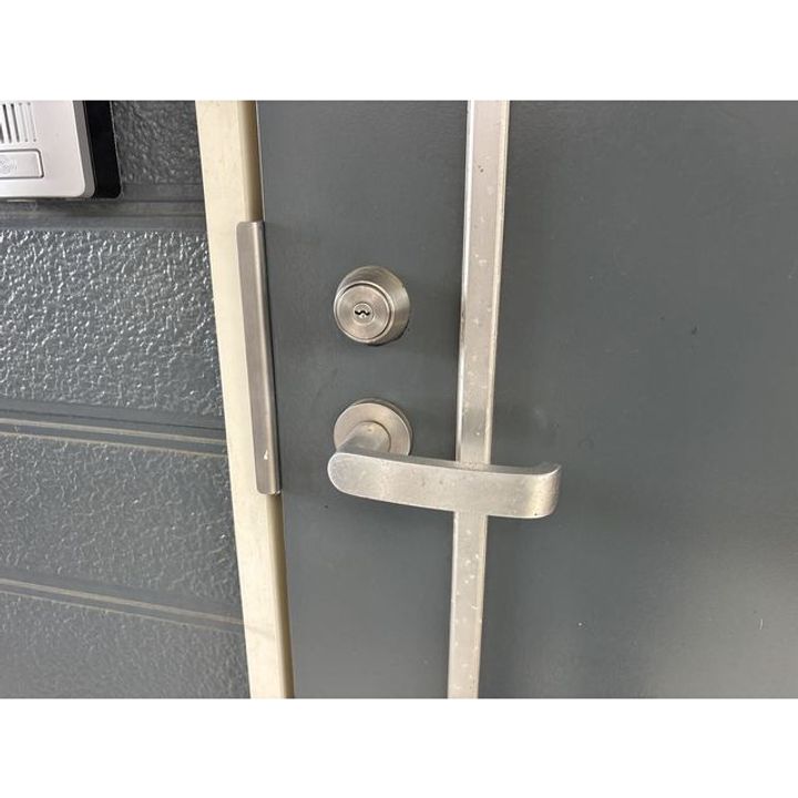 ロジュマン新町の玄関