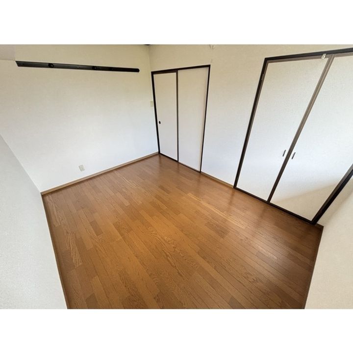 セジュール滝の原Bの居間