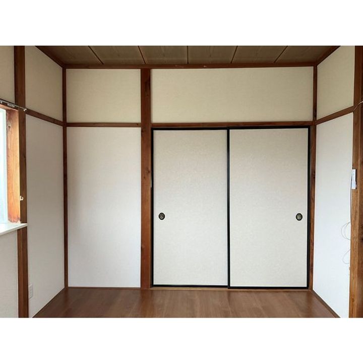 ハイツ下原A棟の居間