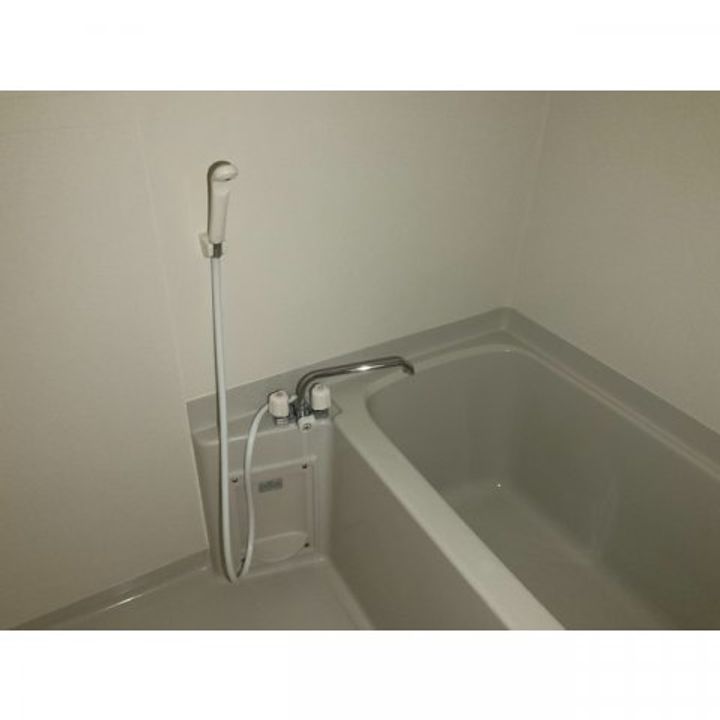 ガーデンムツミAの風呂