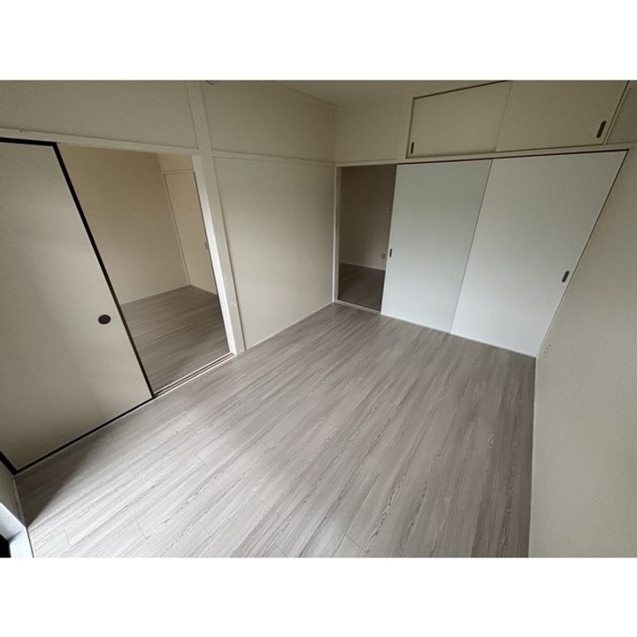 リバーサイド東信の居間