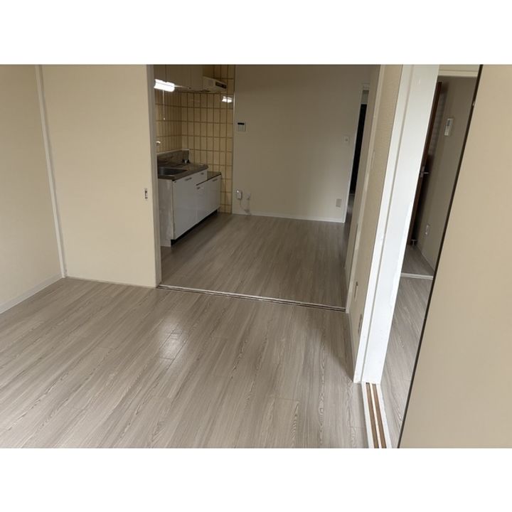 リバーサイド東信の内装
