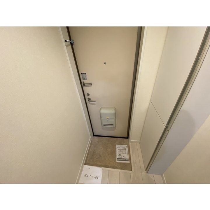リュミエ妙蓮寺の玄関