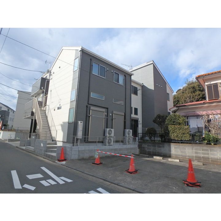 リュミエ妙蓮寺の外観