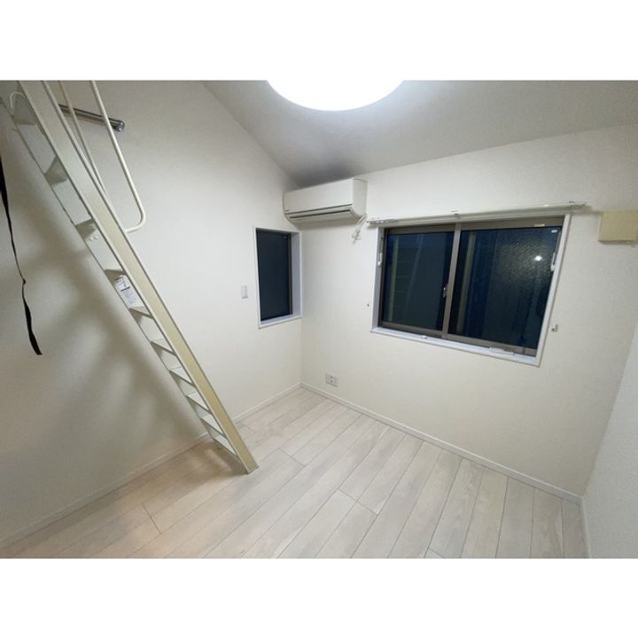 リュミエ妙蓮寺の居間