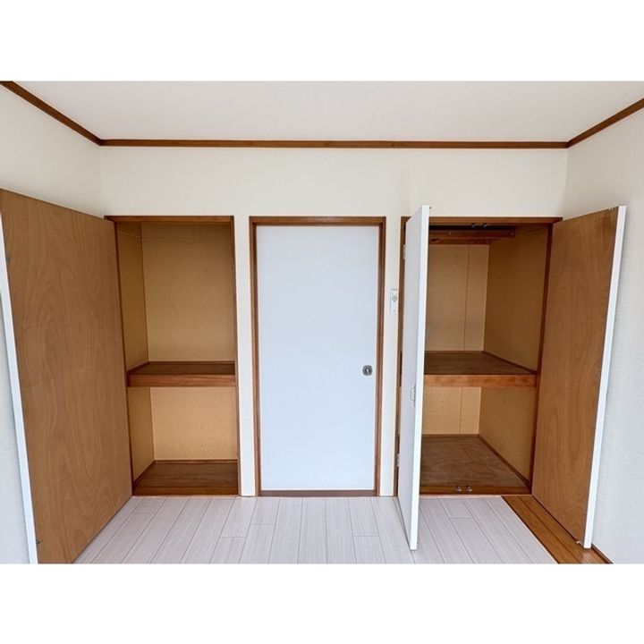 リエス館林の玄関