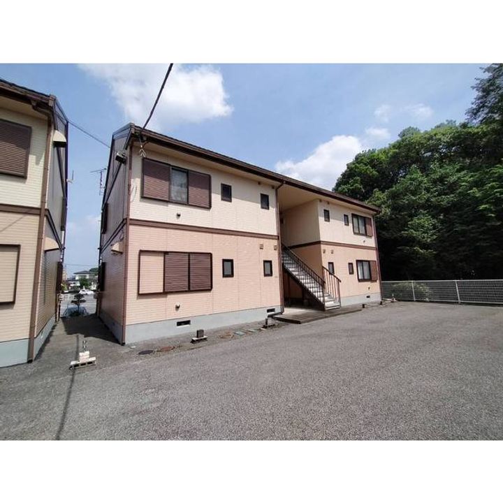 シャトルハイツBの外観