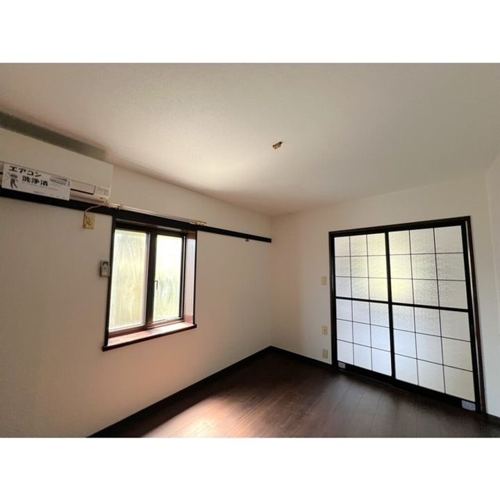 シャトルハイツBの居間