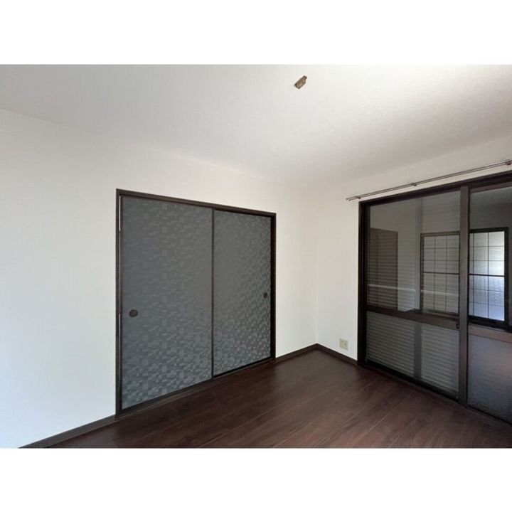 シャトルハイツBの居間