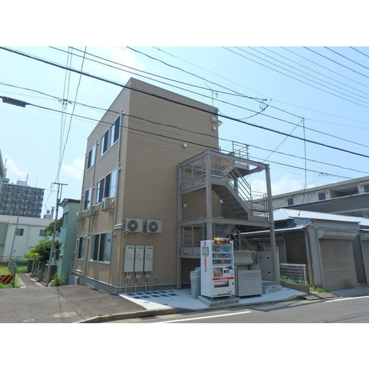 ストラーダ生麦の外観