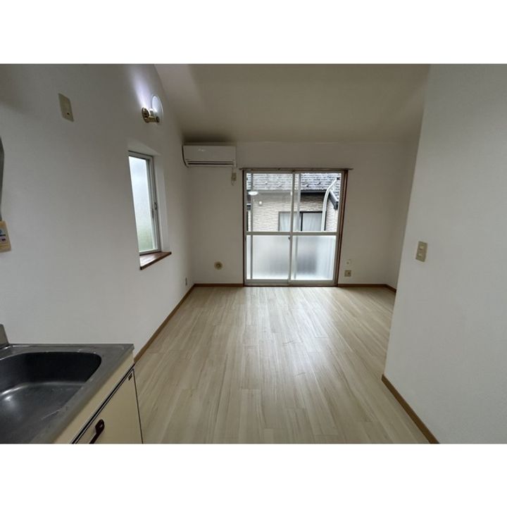 メゾンド貝塚の居間