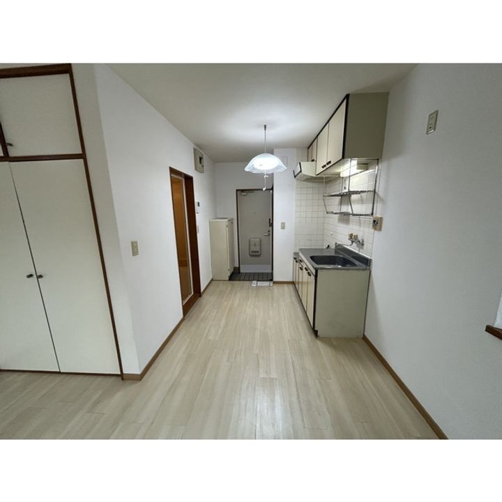 メゾンド貝塚の居間