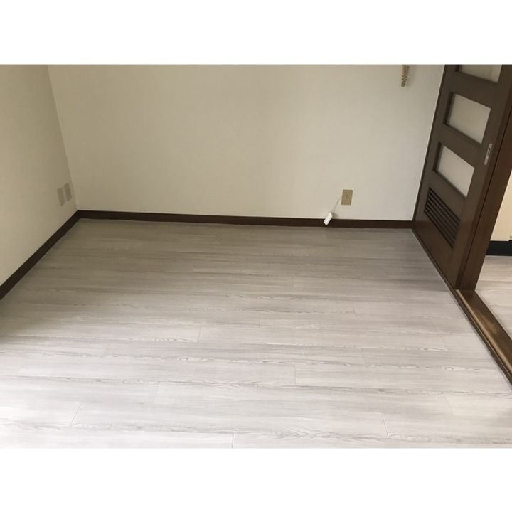 コパーズアプト清新Ⅴの居間
