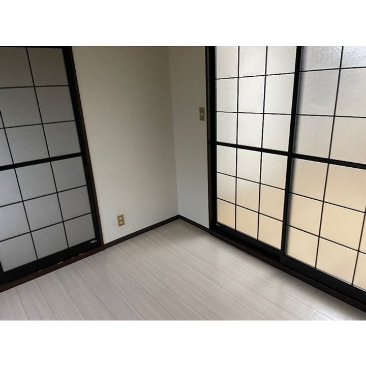 フォーブル綿貫1号棟の居間