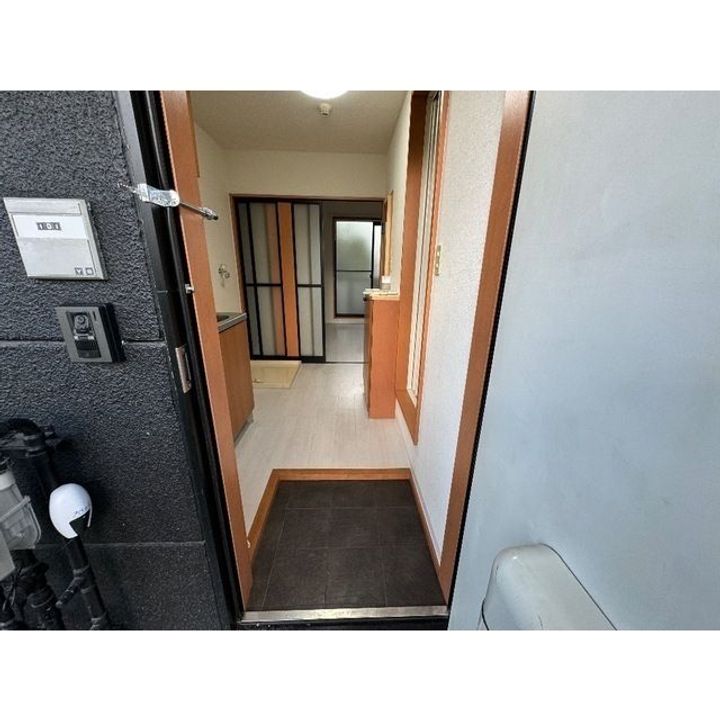 ラフィーネ1の玄関