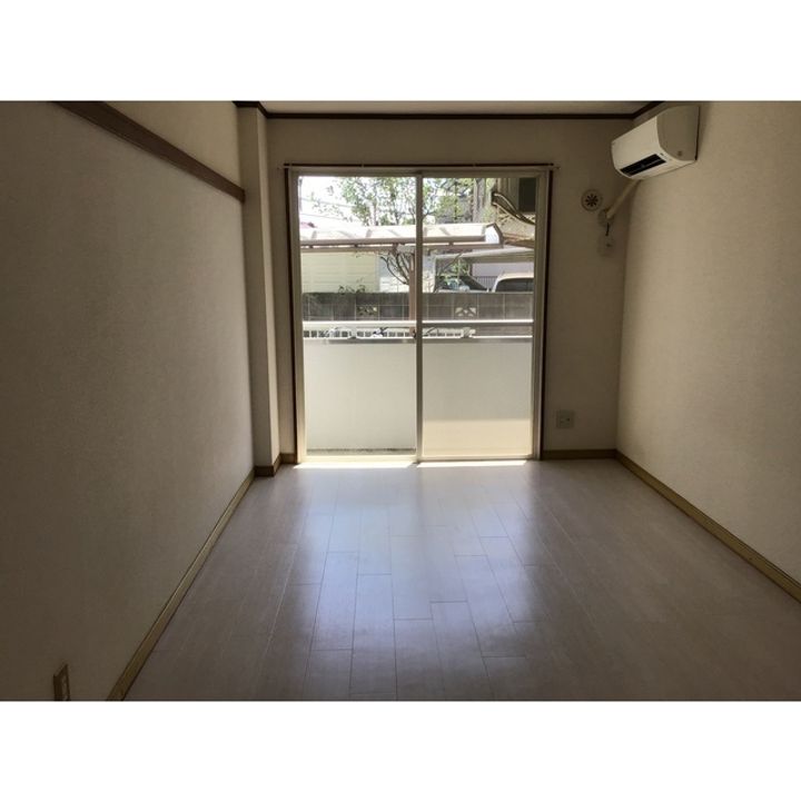 シャトーロマネの居間