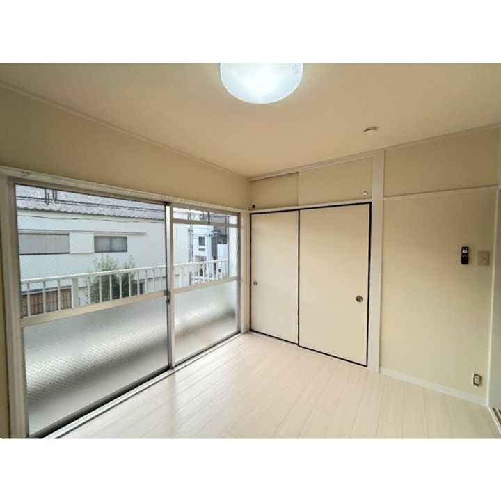 エム・アールコーポ204の居間