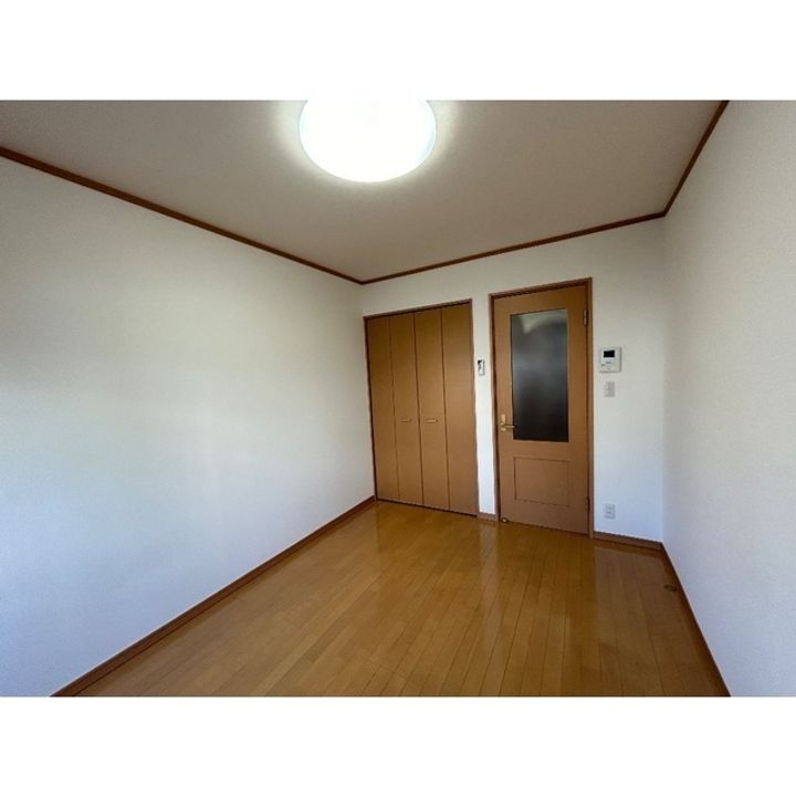 アーバングレース参番館103の居間