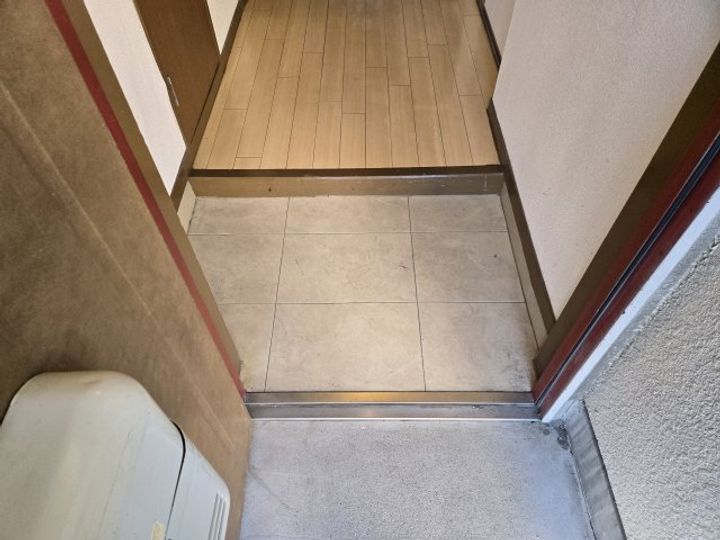 三洋ビルの玄関