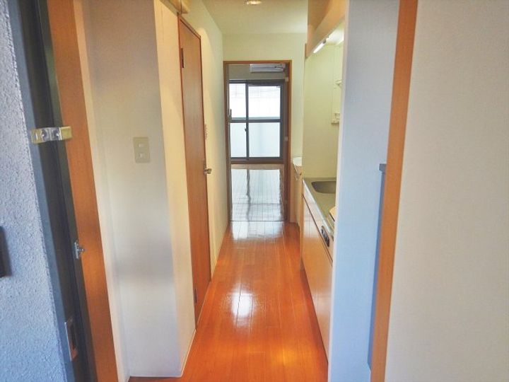 リアライズ今池(旧ニッコーテラス)の玄関