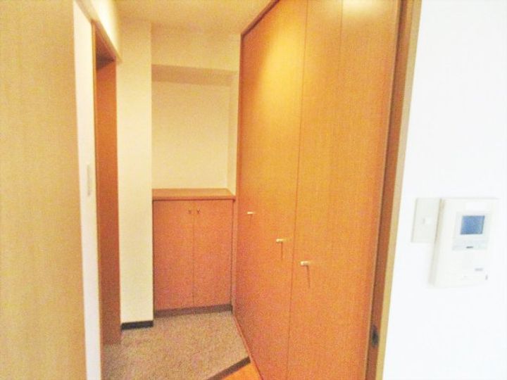 プレステージ代官の内装