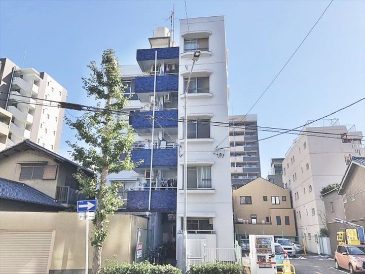 西三宝ビル602の外観