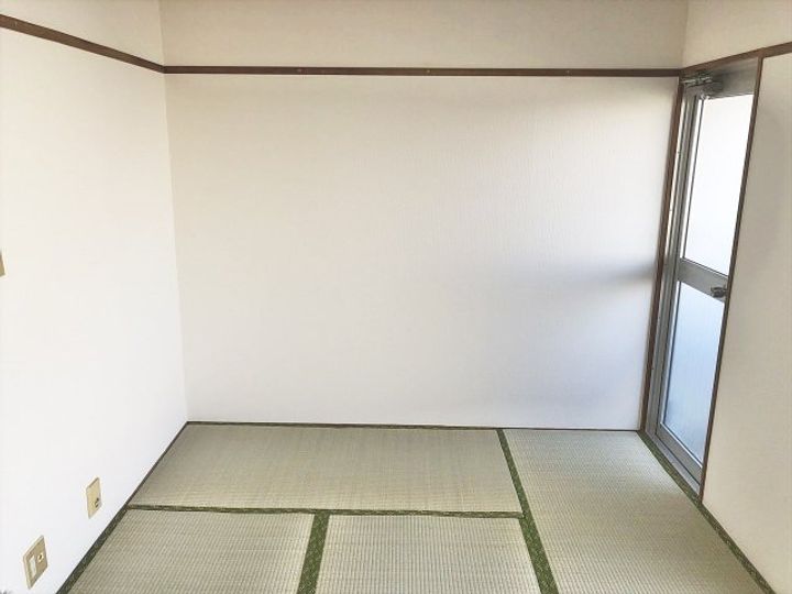 西三宝ビル602の寝室
